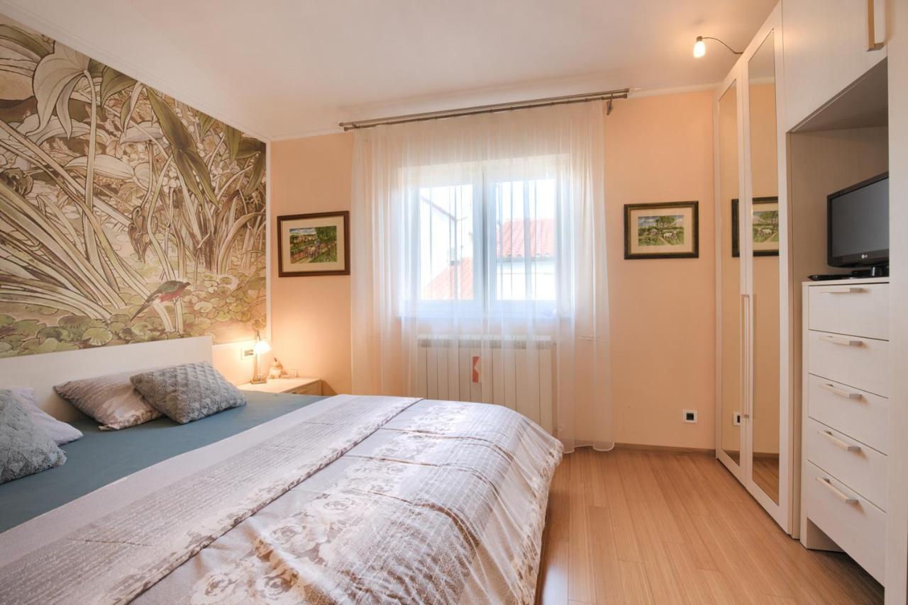Tomisha Apartment Пиешчана Увала Екстериор снимка